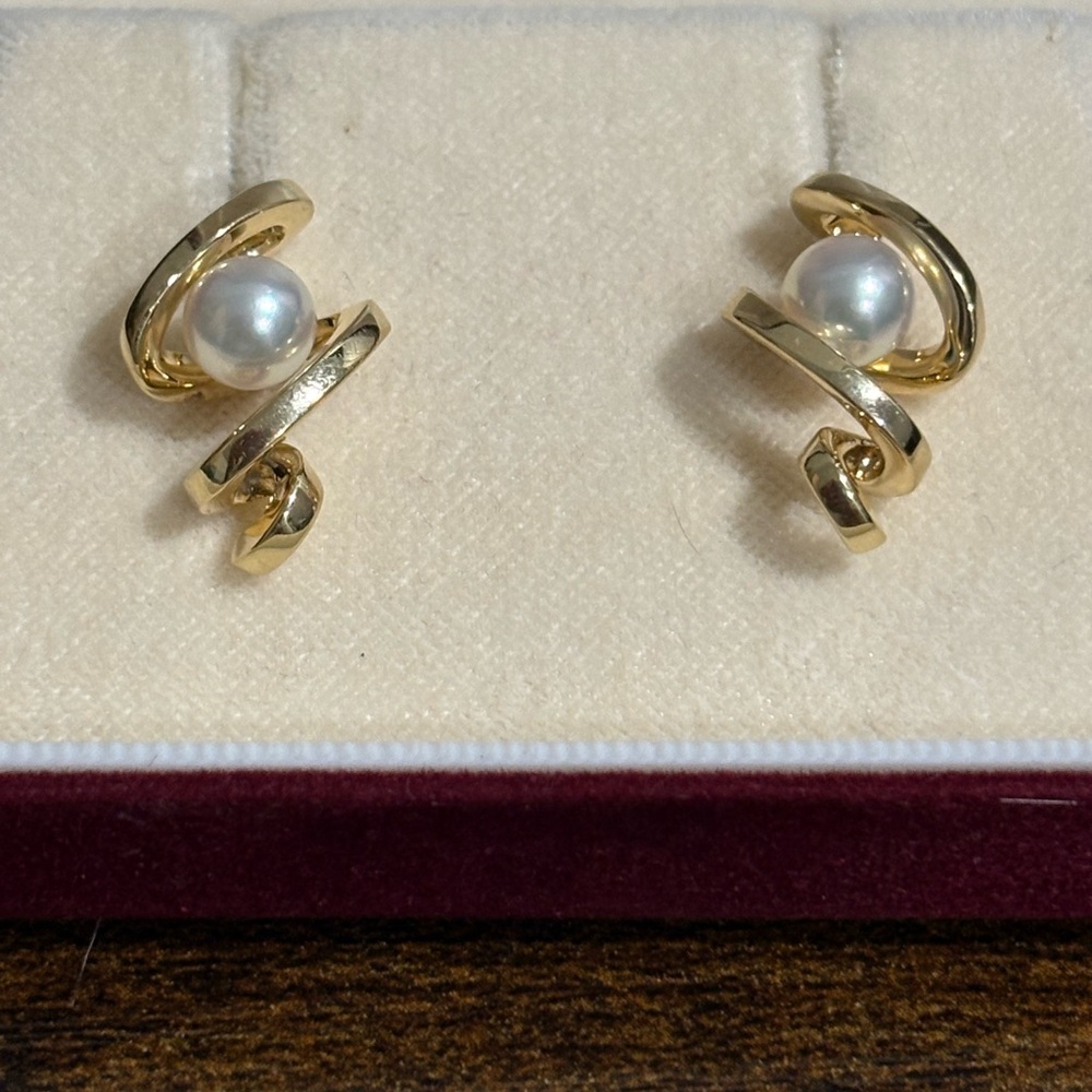 Mikimoto Akoya Pearls Earrings Twist Design Japan Real Gold - Picture 3 of 13